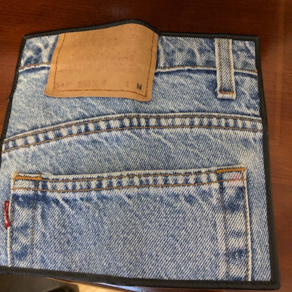 Levi’s Wallet - Picture 3 of 4